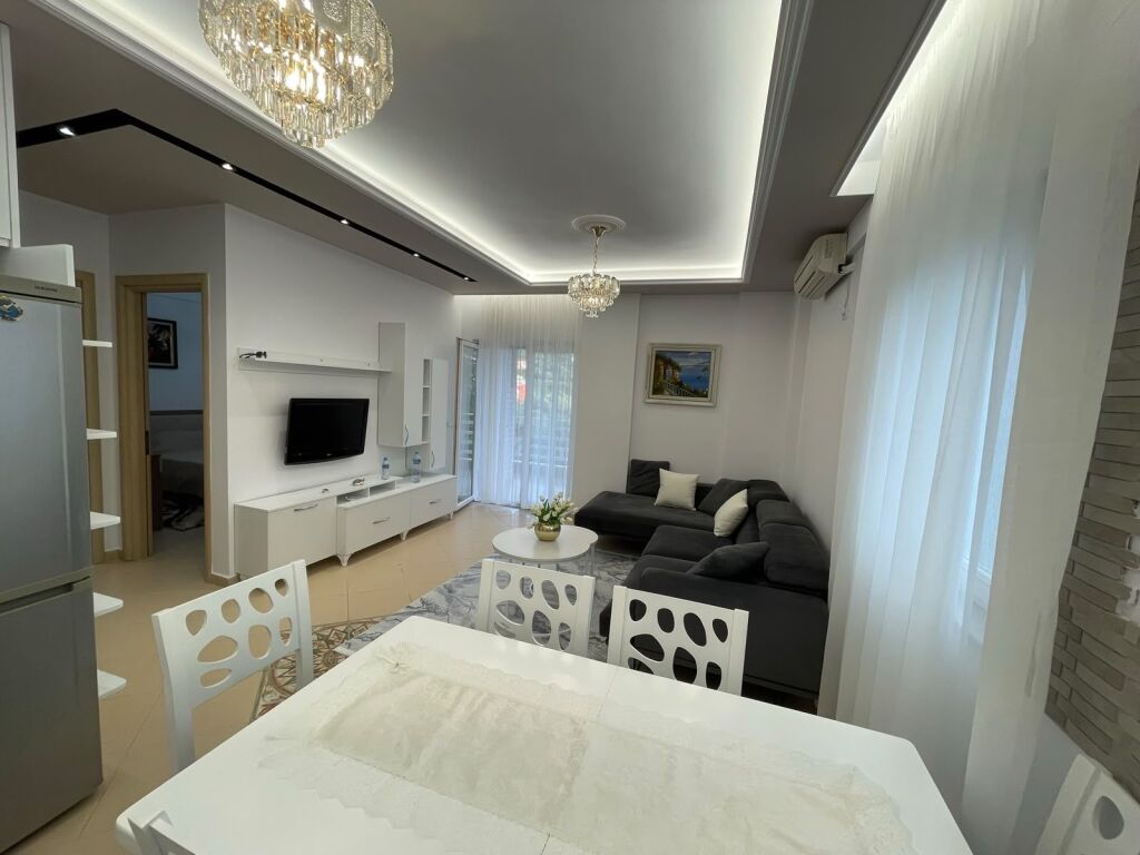 Jepet me qira 1+1 Liqeni i Thate 650€