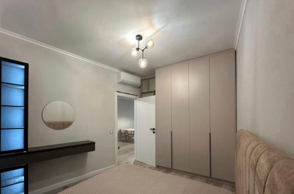 Jepet me qera Apartamenti 1+1 , Rezidenca Rose Garden prane TEG  680 mije leke te vjetra