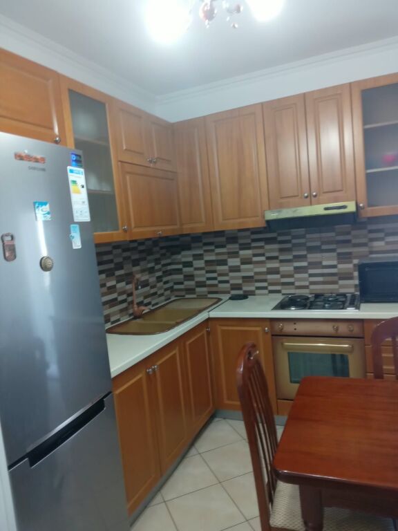 🏡 APARTAMENT 1+1 ME QIRA AFATGJATË – VLORË/Te Policia