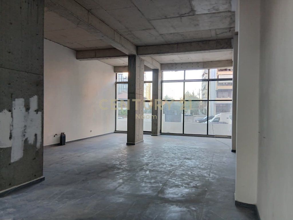 AMBIENT BIZNESI ME QIRA, 135M2 - ZOGU I ZI