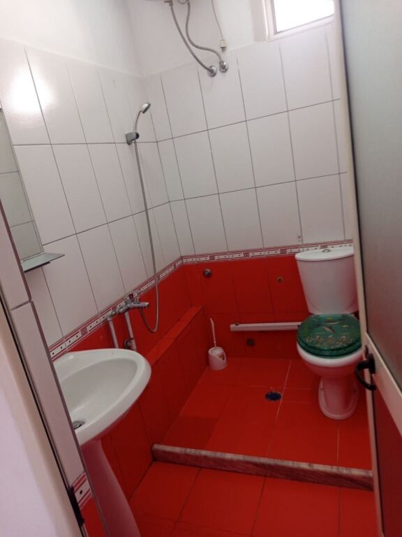 APARTAMENT 1+1 25,000 LEKE ISH-TREGU ELEKTRIK