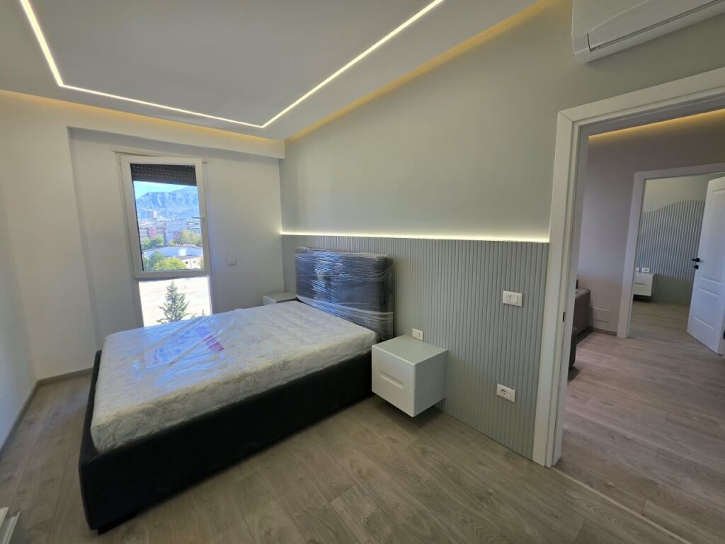 🏡 APPARTAMENTO 2+1 + CAMERA ARMADIO + PARCHEGGIO IN AFFITTO 🏡  📍 Indirizzo: Don Bosko, vicino a Vizion Plus💰 Prezzo: 120.000 lekë/mese