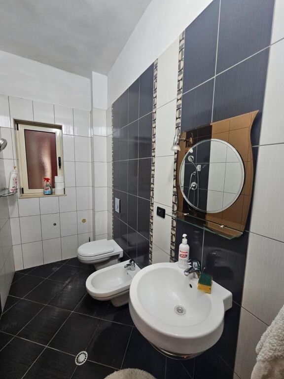 🏠 Per qira Apartament  2+1+2 Prane Gjykates Durres