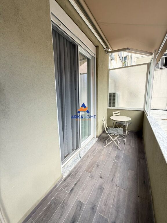 SHITET APARTAMENT 1+1+BALLKON "PRANE HOTEL PELIKAN,DURRES" 125.000 EURO