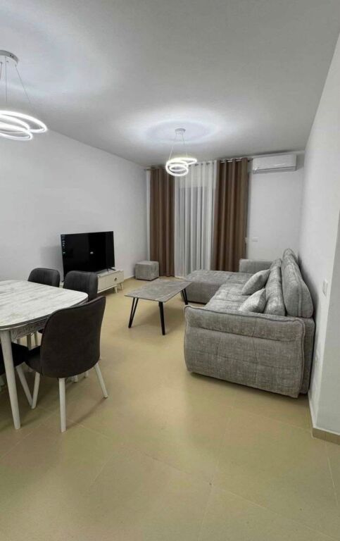 Jepet me qira apartament 2+1 te Ish-Parku pranë Report Tv!