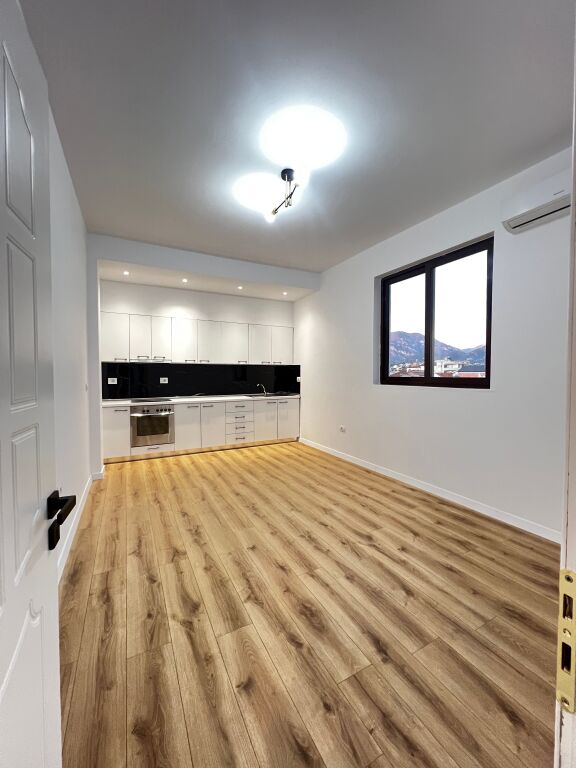 SHITET APARTAMENT 1+1 – 5 MAJI, TIRANË