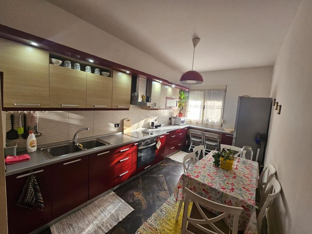 🏠 Per qira Apartament  2+1+2 Prane Gjykates Durres