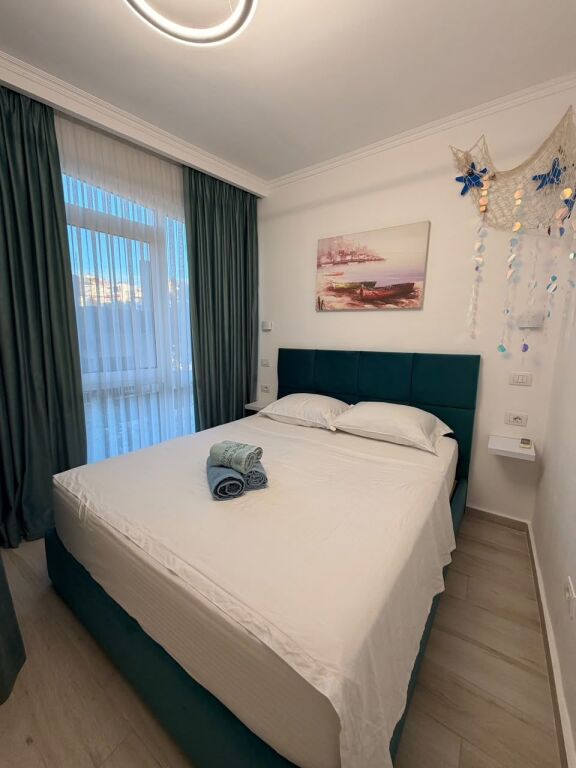 Apartament 1+1 vije e pare me detin tek Shkëmbi i Kavajës. Orientim nga lindja.