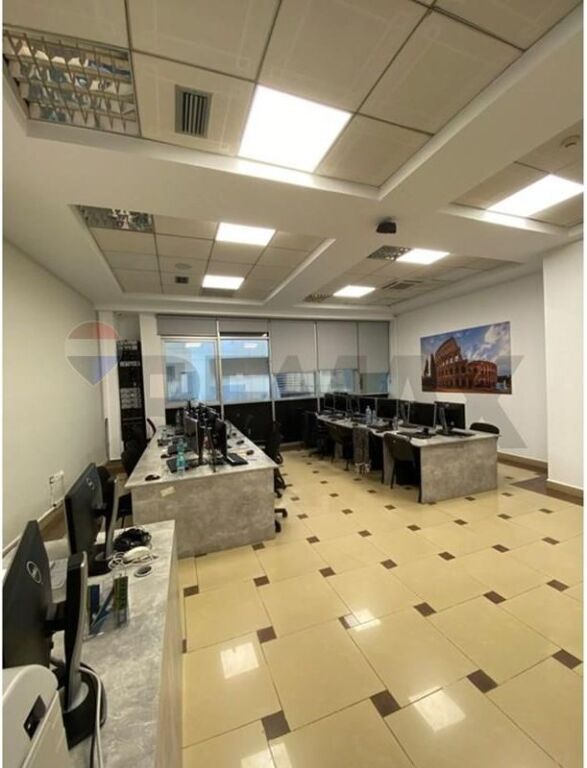 Business premises for rent/ Bardhok Biba Street