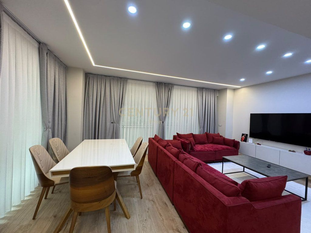 APARTAMENT MODERN PER QIRA PRANE ARENES KOMBETARE! 2,500 € /Muaj