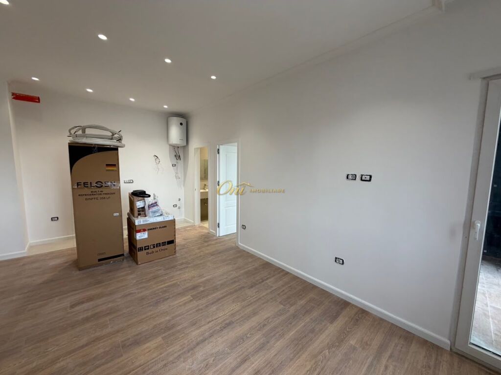 MISTO MAME OFFICE 54M2 FOR RENT