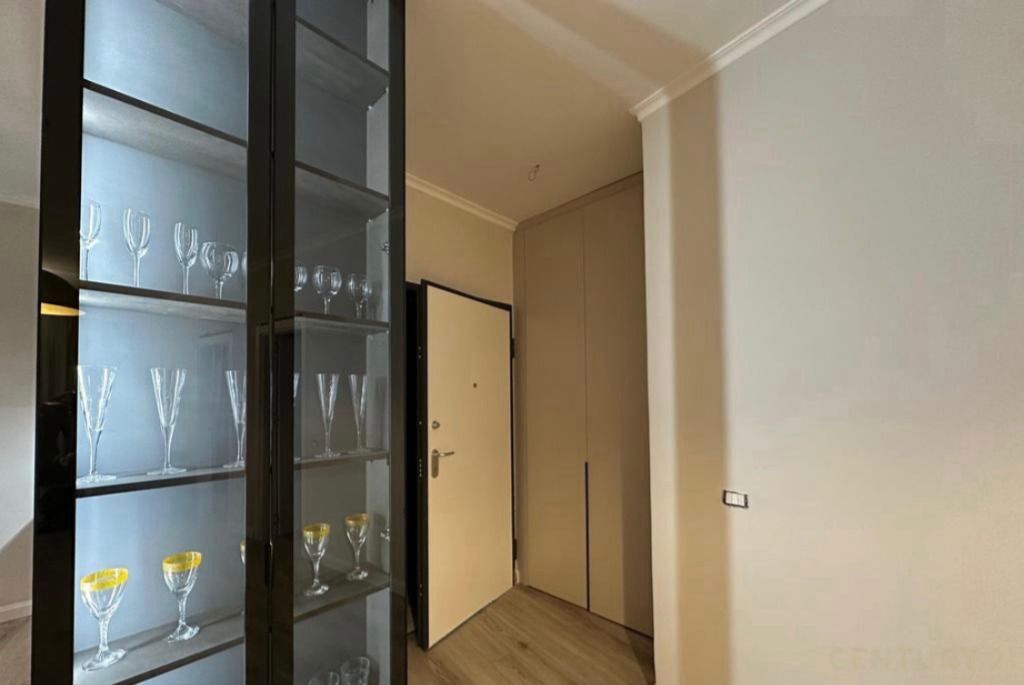 Jepet me qera Apartamenti 1+1 , Rezidenca Rose Garden prane TEG  680 mije leke te vjetra