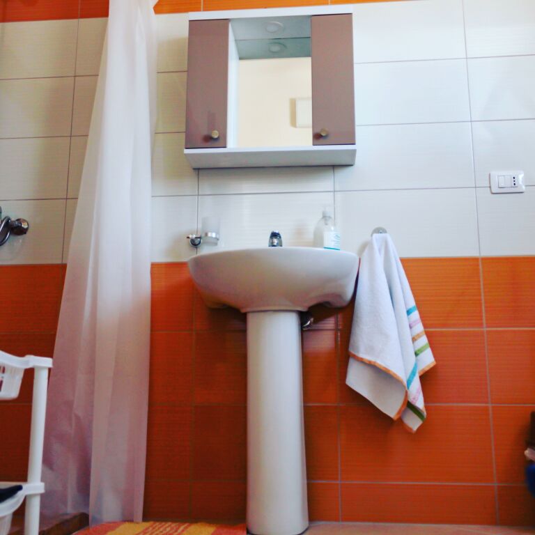 Apartament Garsoniere me qera  VLORË