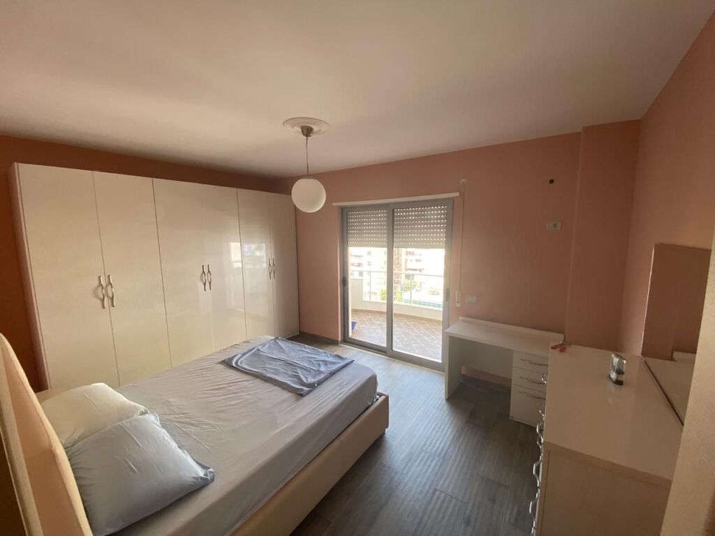 🏡 APARTAMENT 2+1+2 BALLKONE ME QIRA AFATGJATË – VLORË/Kombianti i Peshkut