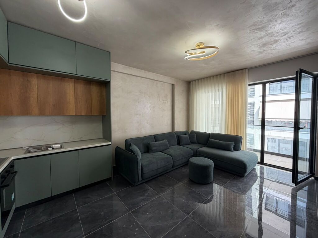Shitet apartament 2+1 ne Malin e Robit