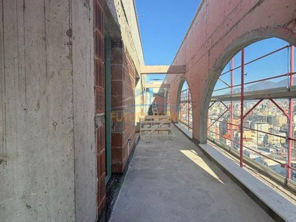 For sale, Penthouse 4+1+3, Commune of Paris.