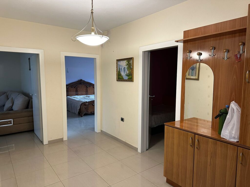Appartamento in affitto 2+1 in Via Kavajas, vicino a Globe!