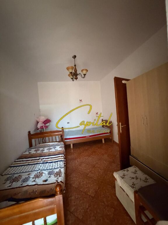 APARTAMENT ME QIRA 2+1+2 RRUGA E DIBRES 42.000 LEKE