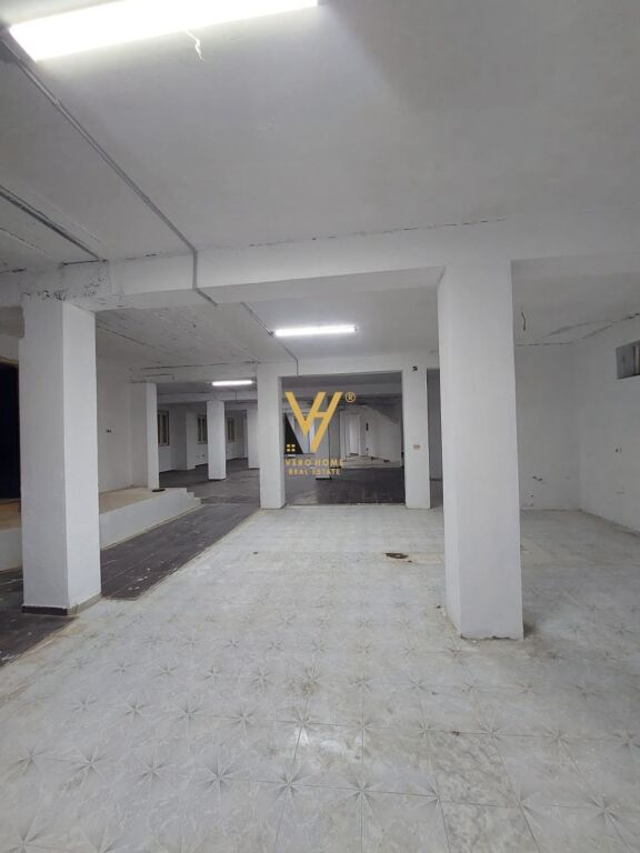 JEPET AMBIENT BIZNESI 400 M2 ME QERA TE PROKURORIA 3.500 EURO