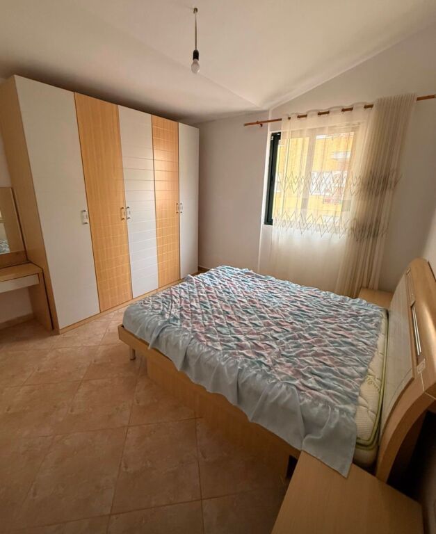 Appartamento 2+1 in affitto a Komuna e Parisit!
