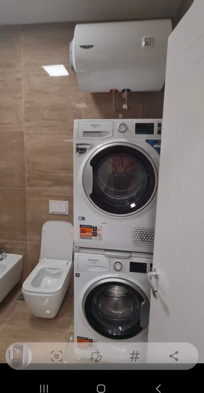 Jepet me Qira Apartament Luksoz 1+1 te Garden Building, Tiranë – Me Parkim