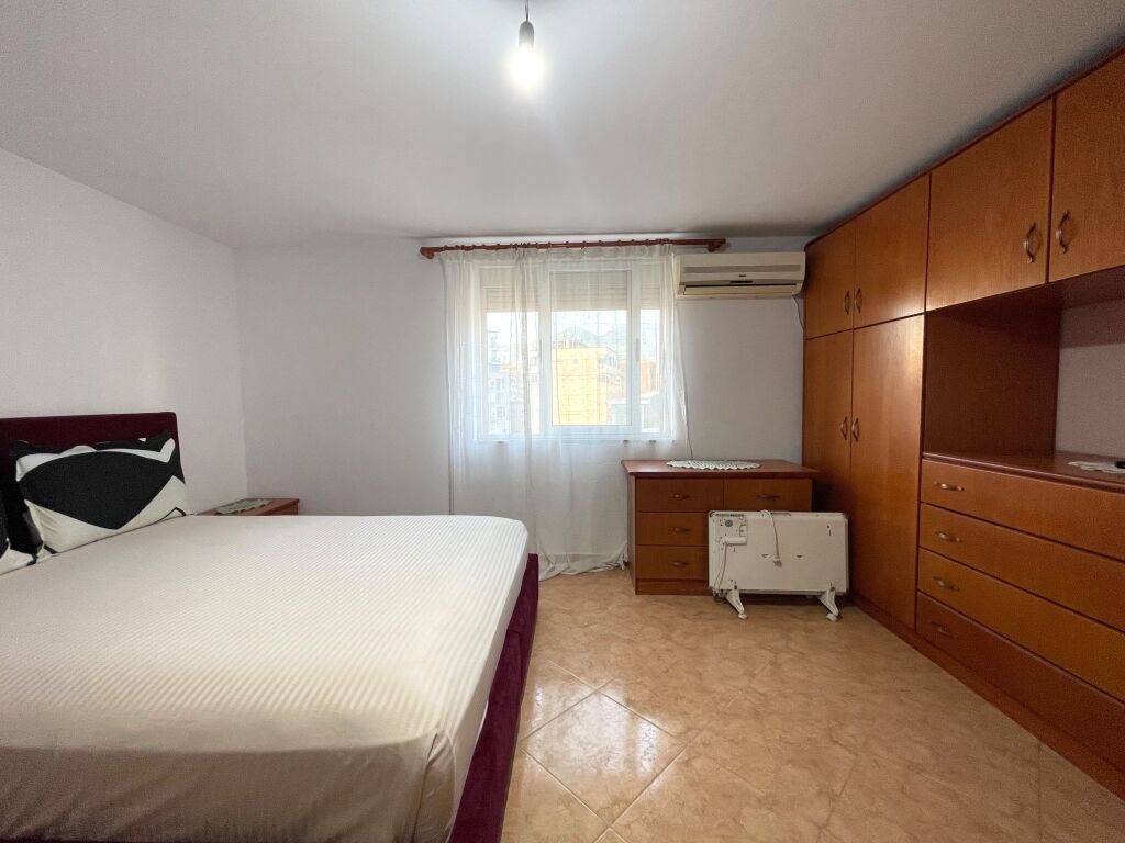 3+1 for rent near the new market 70,000 lek /month