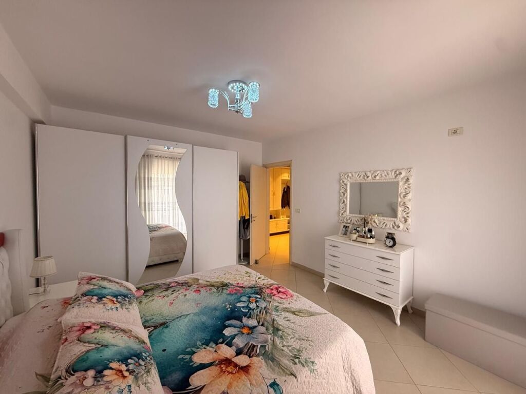 SHITET APARTAMENT 2+1+2
