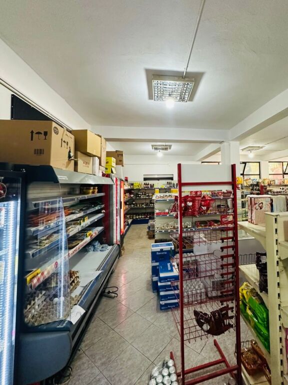 🏪 BUILT MARKET FOR SALE – KOMBINAT