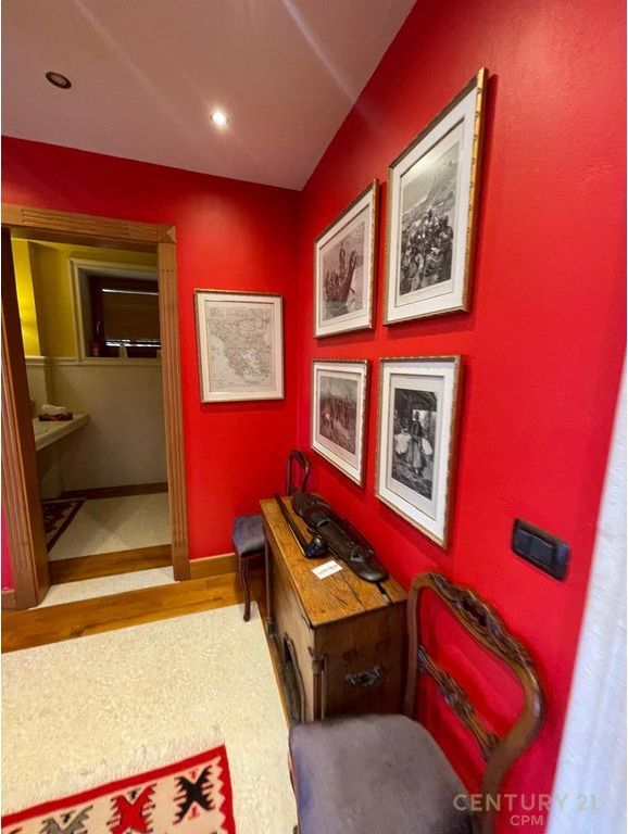 3-storey villa for rent with pool and superb view, Petrelë, Tirana - 3500€ | 421 m²