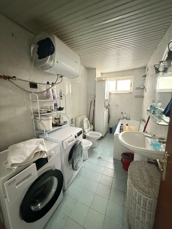 APARTAMENT 3+1 PER SHITJE PRANE KIKA 1