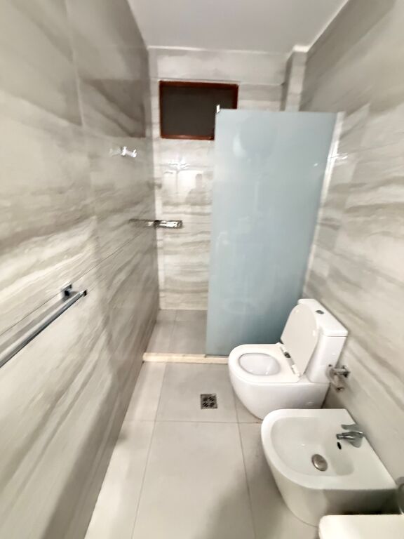 🌊 SHITET SUPER APARTAMENT ME PAMJE NGA DETI – PLAZH ILIRIA, DURRËS