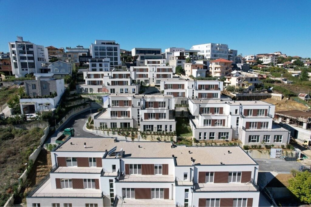 APARTAMENT 2+1 PER SHITJE NE SAUK