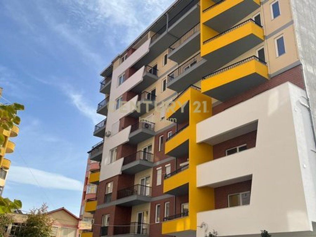 Apartment 1+1 at 1 Maji, Pogradec – Relaxing view and new building!