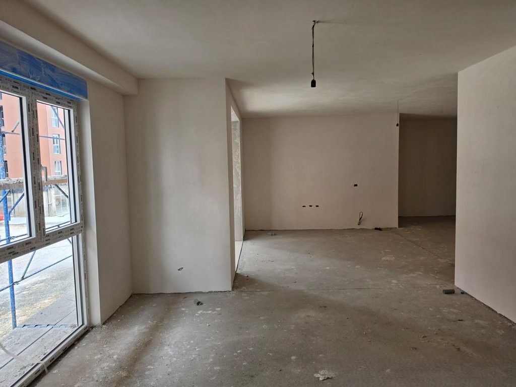 SHESIM ZYRA OPEN SPACE + POST PARKIMI,BULEVARDI I RI TEK KOMPLEKSI ORBITAL 5! 238,000 € 21,741,300 Lekë