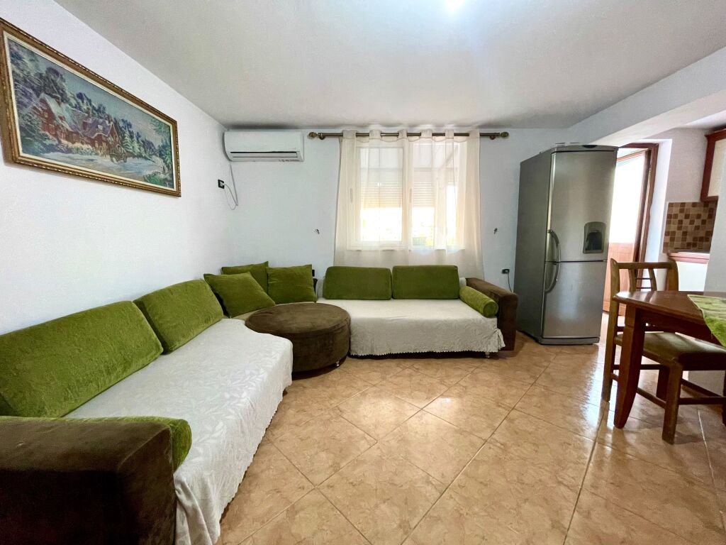 3+1 for rent near the new market 70,000 lek /month