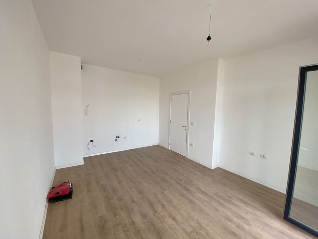 Shitet, Apartament 1+1 , Sauk, Tirane . Empire75357