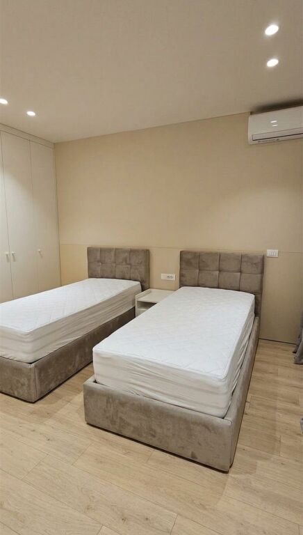 Appartamento di Lusso in Affitto 3+1, 140 m², Via Kosovarëve, Tirana