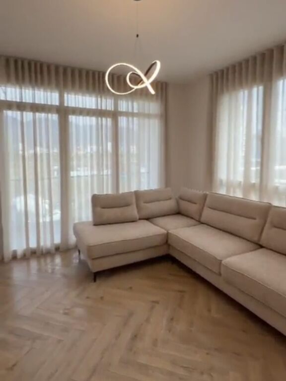 Jepet apartament 2+1+2 me qira tek Rruga e Burgut , Rruga Jordan Misja , ish Stacioni i Trenit , Bulevardi i Ri .