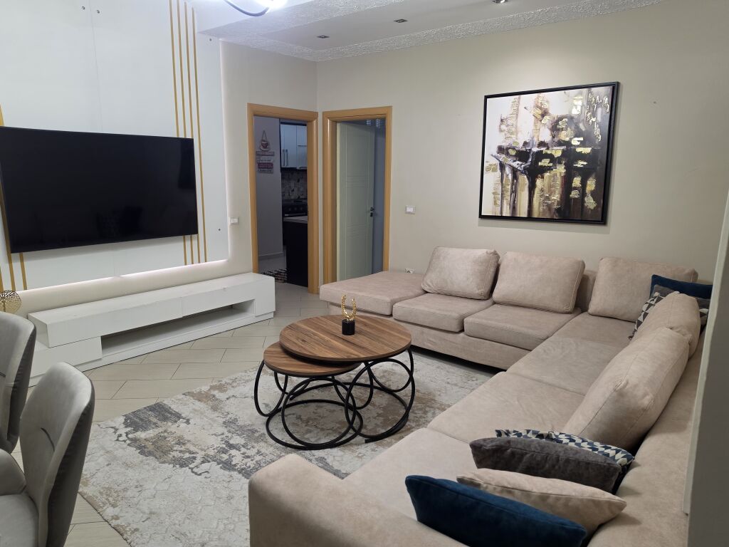 🏡 JEPET ME QIRA APARTAMENT 2+1 – ASTIR  📍 Adresa: Astir, pranë bar Oslo  💰 Çmimi: 65.000 lekë
