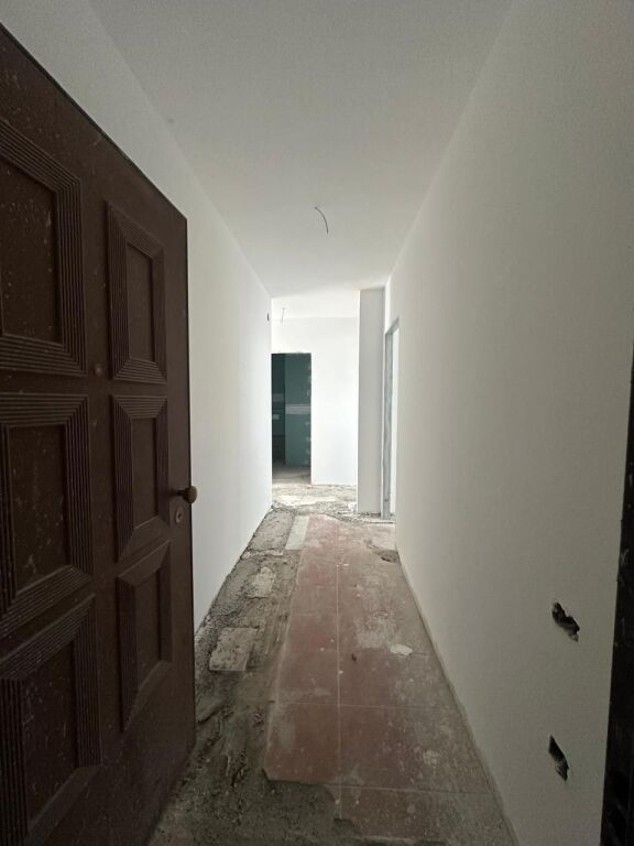 Shitet Apartament 2+1
