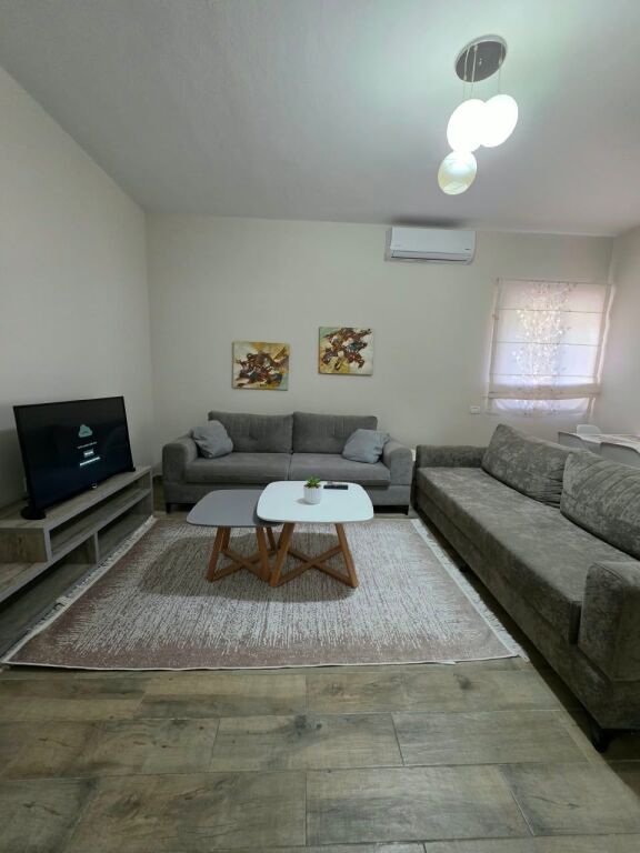 # In Affitto: Appartamento 1+1 (Piazza Wilson – Petro Nini) 📍Via Margarita Tutulani | 65 m² | 2° Piano | 650 €/Mese | Completamente Nuovo ✨️🔥