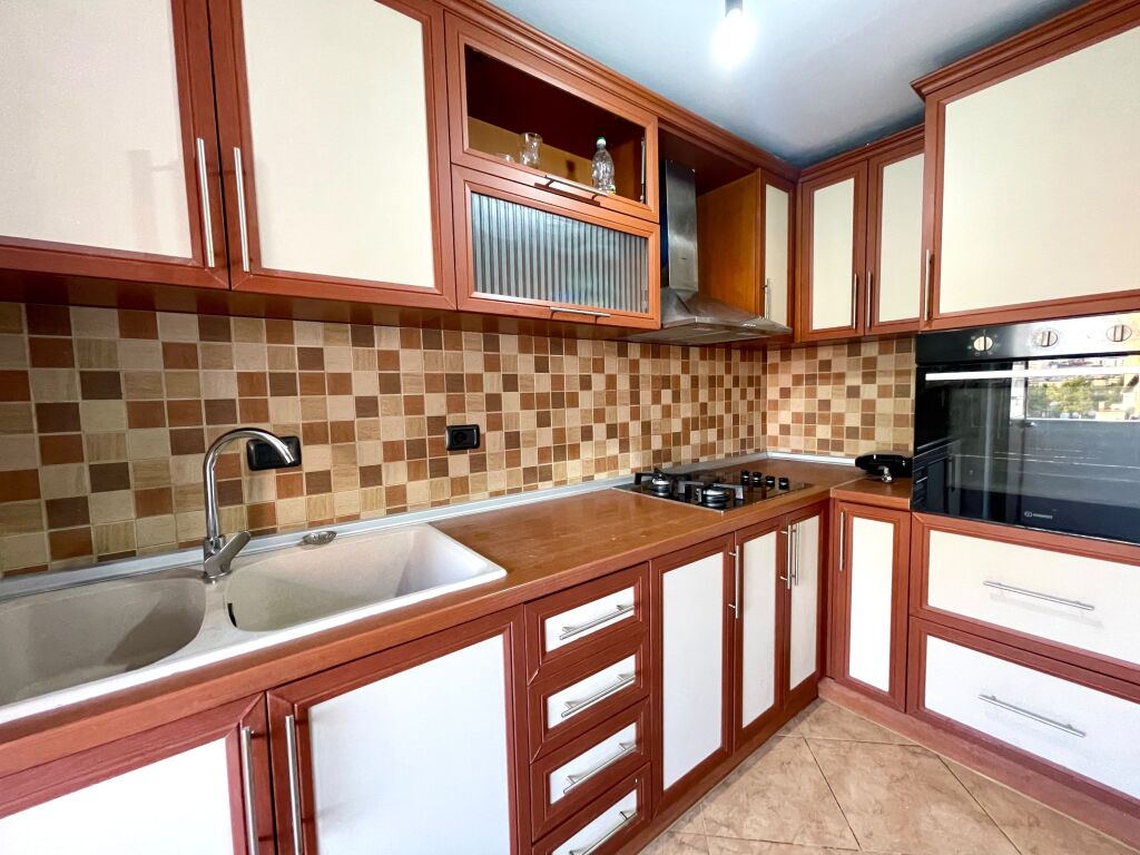 3+1 for rent near the new market 70,000 lek /month