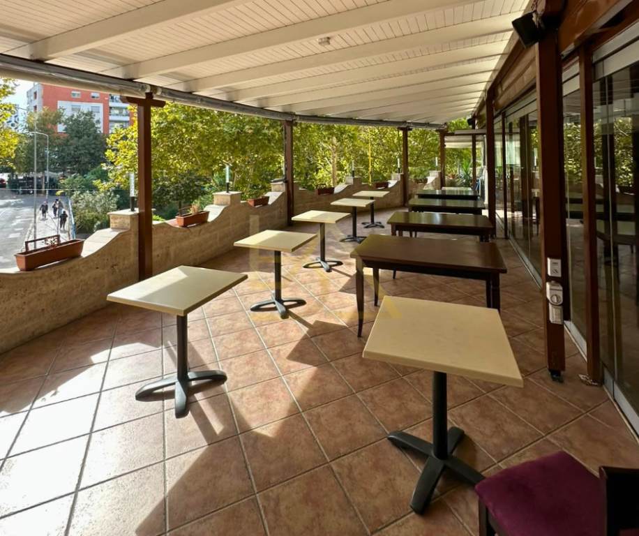 JEPET ME QIRA LOKAL – BRRYL, TIRANË
