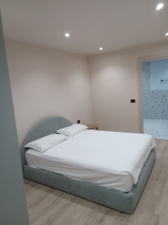 🏡 JEPET ME QIRA APARTAMENT 1+1 – KOMPLEKSI ODEON, VLORË
