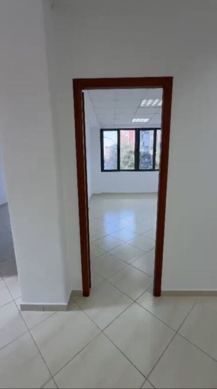 Affitto | Ambjent Biznesi | Rruga Dritan Hoxha | 1500 €/mese