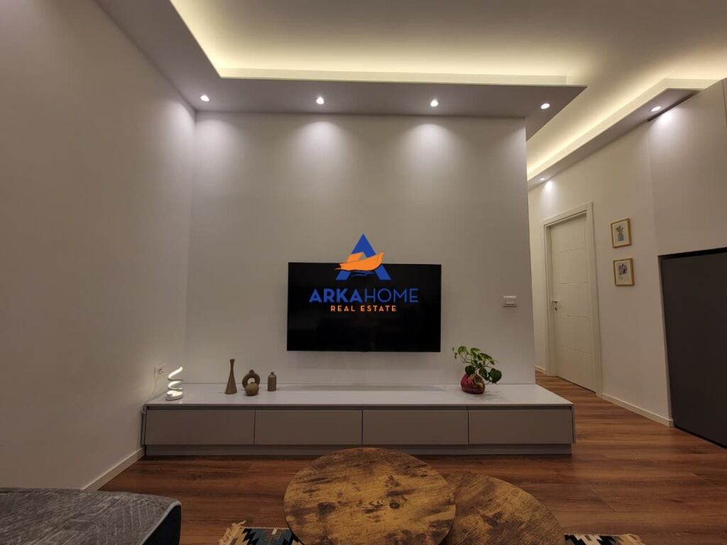 AFFITTASI APPARTAMENTO 1+1+BALCONE "VIA DI DURRËS" 600 EURO