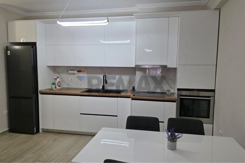 Apartament - Për Qira - Rruga Ndre Mjeda, Tiranë