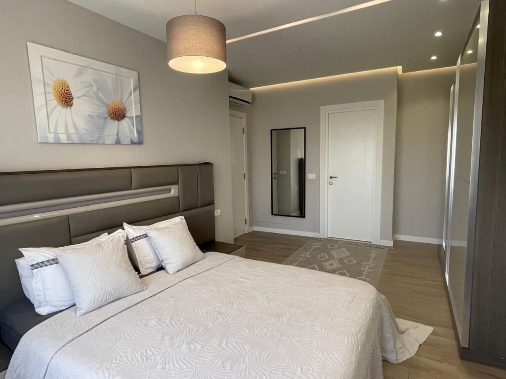 Qera | Vilë 3 + 1+parkim + pishine | Rezidenca Kodra e Diellit 2 | 2200 €/muaj