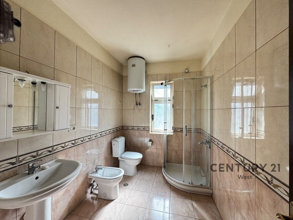 VILLA SU TRE PIANI IN AFFITTO – COLLINA DEL PRETE