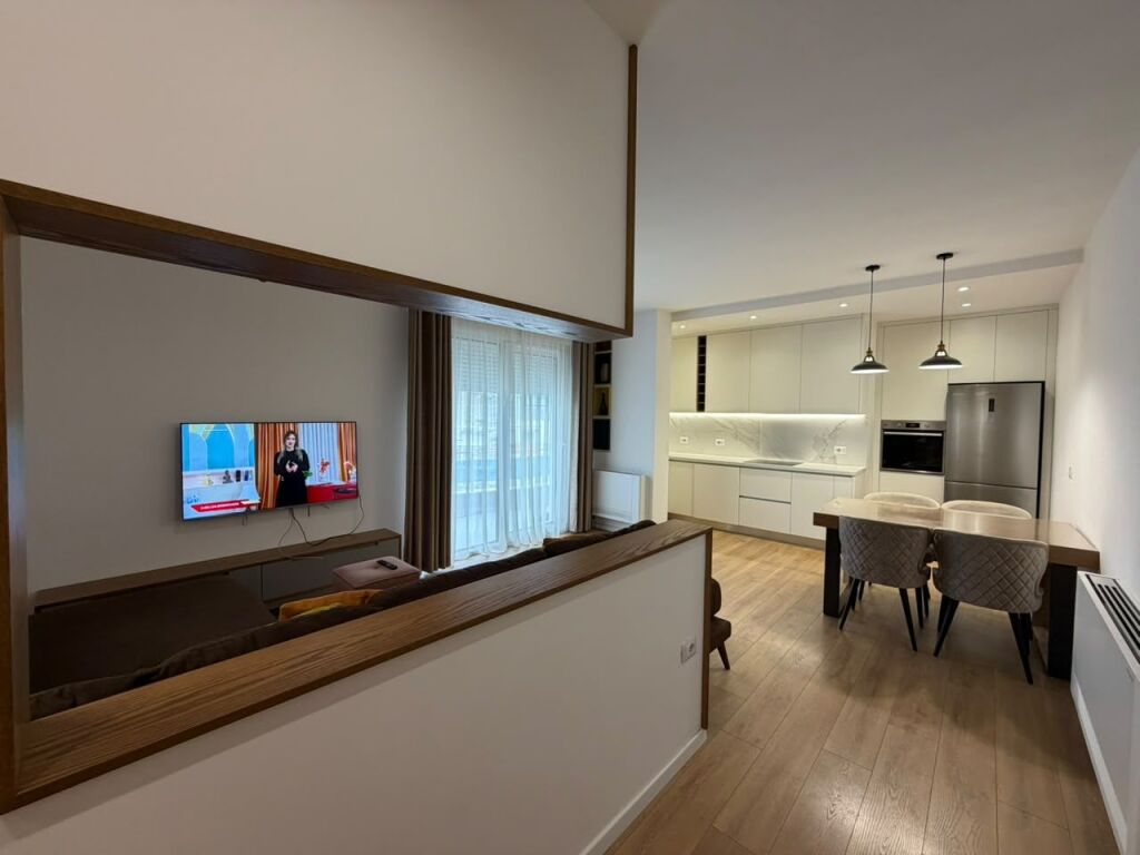 Jepet apartament 2+1+2 me qira tek Kopshti Zoologjik , Kopshti Botanik , Liqeni i Thate